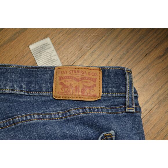 Levi's Classic Straight Leg Dark Wash Jeans - Size 16S - Picture 5 of 6